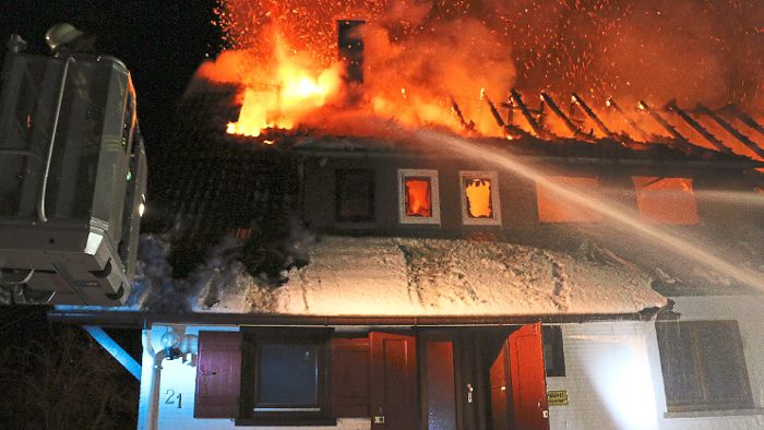 Heiße Asche löst Brand in Wohnhaus aus