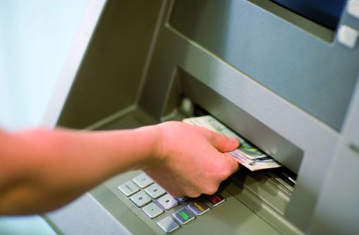 An den SB-Automaten der Sparkasse Offenburg/Ortenau kann nachts kein Bargeld mehr abgehoben werden. Foto: Redel