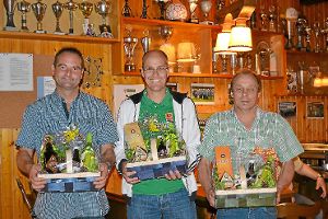 Harald Sattelberger, Jens Bürkle und Rainer Fahrner (von links) beider Verabschiedung durch den SV Mitteltal-Obertal. Foto: SVM Foto: Schwarzwälder-Bote