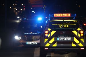 Polizei sucht Zeugen: Unbekannter zündet Auto an L 419 bei Schramberg an