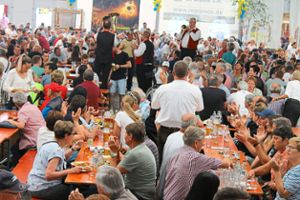 Gemessen an den Besuchern im großen Festzelt war auch das 48. Volksfest im Gäu ein Volltreffer.  Foto: Ranft