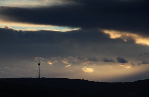 Wolken und Sonne setzen den Fernsehturm ins rechte Licht. Foto: Leserfotograf bdslucky48