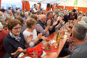 Gute Stimmung herrschte beim Weinfest des Musikvereins in den Zelten.  Fotos: Ranft Foto: Schwarzwälder Bote
