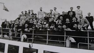 Der Hymnus-Chor bei einer Hafenrundfahrt in Hamburg. 1952 machte der Chor eine Schwedenfahrt. Alfred Zechnall ist dabei (rechts mit Krawatte). Foto: Landeskirchliches Archiv Stuttgart/oh