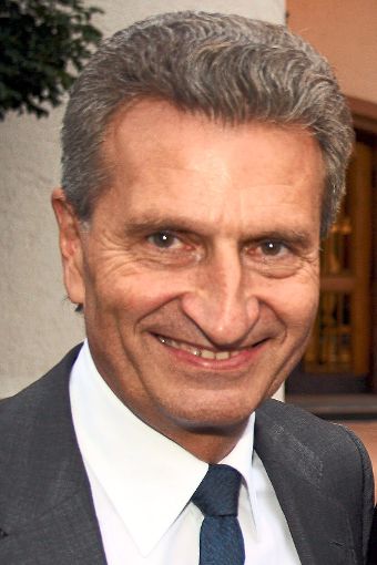 EU-Kommissar Günther Oettinger macht Altensteig seine Aufwartung.  Foto: Archiv