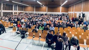 Nur ganz vorne waren noch Sitzplätze frei: Knapp 600 Bürger kamen zur Kandidatenvorstellung nach Kappel. Foto: Göpfert