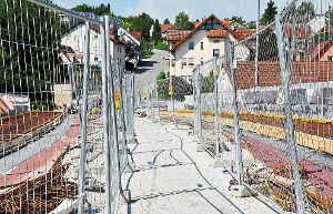 Die Schellenbergbrücke wird auch für Fußgänger vom 16. bis 18. August wegen Betonarbeiten gesperrt.  Foto: Beathalter