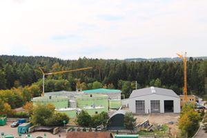 Der Bau der Bioabfallvergärungsanlage in Oberhaugstett schreitet weiter voran. Foto: AWG Foto: Schwarzwälder Bote