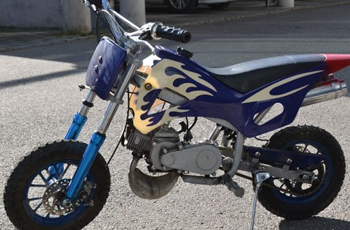 Mit diesem Motorrad war ein dreijähriges Mädchen in Tuttlingen unterwegs. Die Polizei beschlagnahmte das Gefährt. Foto: Polizei
