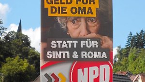 Bürger fordern Entfernung von NPD-Plakaten