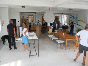 Das Atelier in der Friedrichstraße wird zu einem Ort des Austausches für kunstbegeisterte Besucher. Foto: Bösinger Foto: Schwarzwälder Bote