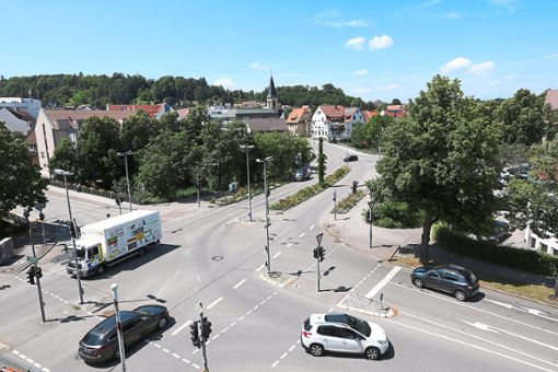 Die Kreuzung Robert-Wahl-/Hirschbergstraße: Kommt hier doch  nicht der angedachte Kreisverkehr? Foto: Maier
