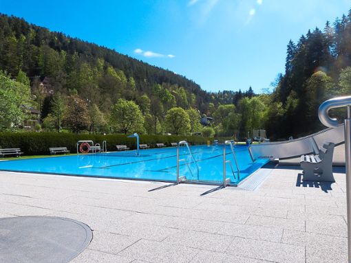 Noch ist es ruhig im Freibad in Bad Teinach – am 1. Mai geht die Saison aber wieder los. Foto: Oehler
