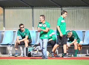 Kehls neuer Trainer Helmut Kröll (Mitte) hofft auf einen Sieg seiner Mannschaft in Balingen. Foto: Eibner