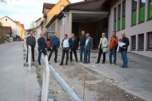 Für die Mitglieder des Technischen Ausschusses der Gemeinde Ebhausen galt es einige Baustellen zu besichtigen. Foto: Fritsch Foto: Schwarzwälder Bote