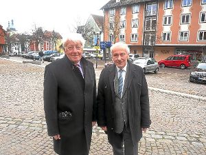 Ernst Zimmermann (rechts) und Gerhard Fischer stellen das Projekt Mundartpflege vor.   Foto: Maier Foto: Schwarzwälder-Bote