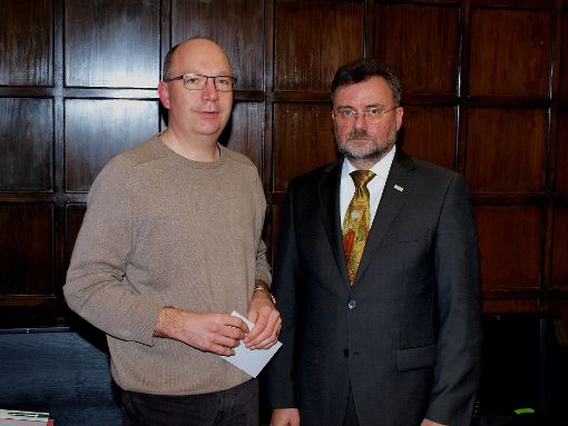 Holger Buchelt (rechts), hier mit dem ersten Bürgermeister-Stellvertreter Thomas Braune, wird im Sommer kommenden jahres zurücktreten. Foto: Ziegelbauer
