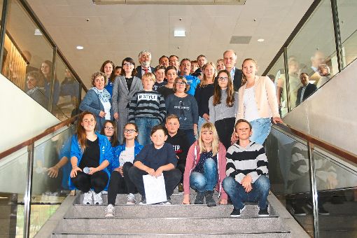 Die jungen Sportler aus dem Kreis Calw wurden im Landtag empfangen Foto: Prchal Foto: Schwarzwälder-Bote