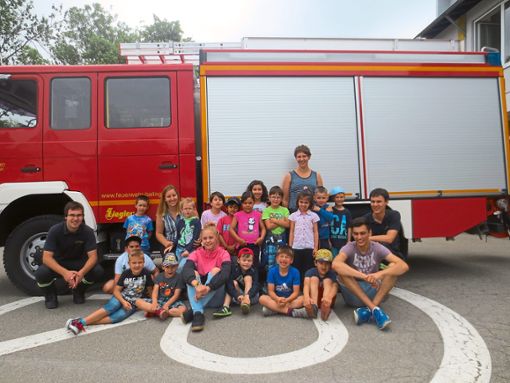 Großen Spaß hatten die Neige-Kinder bei der Balinger Feuerwehrabteilung. Foto: Haas Foto: Schwarzwälder Bote