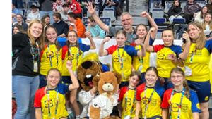 Der Verein Handball Kinzigtal ist bei der Europameisterschaft mit dabei: Die „Einlaufkinder“ können mit ihren Trainern Pia Weichenhein und Alex Thau zwei Spiele live mitverfolgen. Foto: HB Kinzigtal