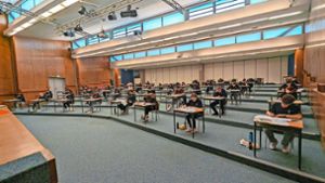 Für 37 Schramberger Schüler haben die schriftlichen Abi-Prüfungen am Donnerstagmorgen mit dem Fach Biologie begonnen. Foto: Niklas Ortmann