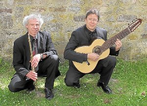 Das Duo Christoph Kieser (Querflöte) und Andreas Hiller (Gitarre) tritt am Sonntag in Gechingen auf.  Foto: Archiv Foto: Schwarzwälder-Bote