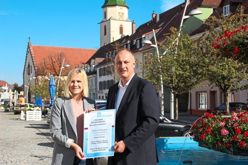 Bürgermeister Michael Kollmeier freut sich auf den Bürgerdialog, den Julia Gunsilius aus Konstanz betreut. Foto: Moritz Foto: Schwarzwälder Bote