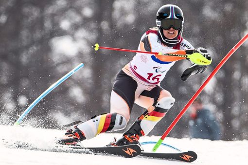 Mit der Startnummer 16 ist Andrea Rothfuss im Slalom der Paralympics auf den Bronzerang gefahren.  Foto: Wey Foto: Schwarzwälder Bote