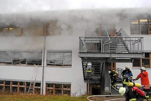 Vor einem Jahr löste eine Explosion in der Caritaswerkstatt Titisee-Neustadt einen verheerenden Brand aus, bei dem 14 Menschen den Tod fanden. Foto: Archiv-Foto: Kamera24TV