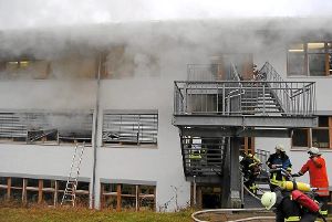 Vor einem Jahr löste eine Explosion in der Caritaswerkstatt Titisee-Neustadt einen verheerenden Brand aus, bei dem 14 Menschen den Tod fanden. Foto: Archiv-Foto: Kamera24TV