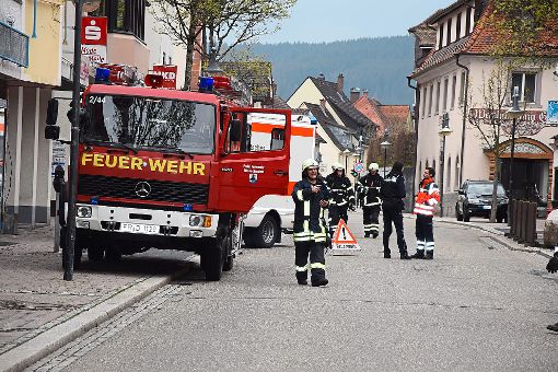 Ein Zimmerbrand in einem Wohnheim für Menschen mit Handicap in Titisee-Neustadt hat einen Feuerwehreinsatz ausgelöst. Foto: Kamera24.TV Foto: Schwarzwälder-Bote