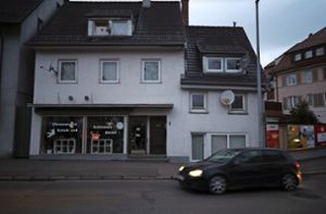 In diesem Haus in der Harzerstraße kam es im vergangenen März zu der blutigen Auseinandersetzung. Foto: Marc Eich