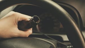 Alkoholisierte Fahrerin verursacht mehr als 50 000 Euro Schaden