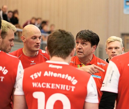 Nenad Gojsovic warnt  seine Altensteiger Mannschaft davor, die HSG Ostfildern auf die leichte Schulter zu nehmen.   Foto: Priestersbach Foto: Schwarzwälder-Bote