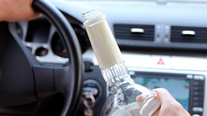 Statt Führerschein Schnapsflaschen dabei