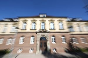 Nach dem Familiendrama in Winterlingen hat vor dem Hechinger Landgericht der Prozess gegen einen 49-Jährigen begonnen. Foto: Maier