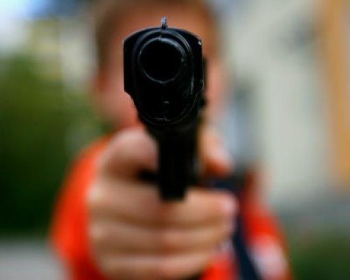 Hat ein genervter Anwohner in Lahr auf den 29-Jährigen geschossen? Symbolbild.  Foto: dpa (Symbolbild)