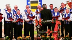 Der Gesangverein Eintracht Mundelfingen feiert mit einem Jubiläumskonzert in drei Konzertteilen seinen 125. Geburtstag. Dem Publikum gefallen die Darbietungen. Foto: Rainer Bombardi