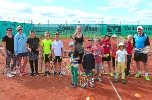Beim TC Wildberg sammelten ein Dutzend Kinder erste Erfahrungen mit Schläger und Ball. Foto: Stadler Foto: Schwarzwälder-Bote