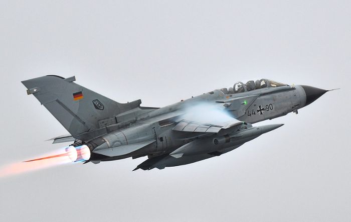 Kampfflugzeuge im Tiefflug : Tornados über Schwarzwald und Schwäbischer Alb