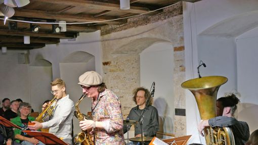 Magnus Mehls Pocket Brass Band mit Christian Mehler (von links) an der Trompete; Magnus Mehl am Saxophon; Ferenc Mehl am Schlagzeug und Johannes Bär an der Tuba Foto: Friederichs