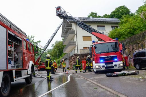Ein Blitzeinschlag in ein Wohnhaus in Nagold hat einen Dachstuhlbrand verursacht. Foto: Udo Zink/Kreisfeuerwehrverband Calw