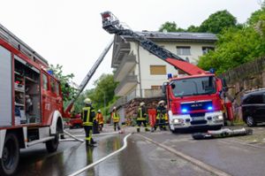 Ein Blitzeinschlag in ein Wohnhaus in Nagold hat einen Dachstuhlbrand verursacht. Foto: Udo Zink/Kreisfeuerwehrverband Calw