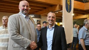 Sven Christmann (rechts) und Michael Pfaff sind noch im Rennen um das Amt des Bürgermeisters. Am 28. April entscheidet sich, wer in Alpirsbach die kommenden acht Jahre voranbringt. Foto: Sonja Störzer