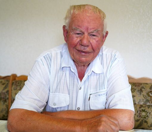 Hat für sein Heimatdorf viel gearbeitet: Adelbert Beuter wird heute 80 Jahre alt. Foto: Morlok Foto: Schwarzwälder Bote
