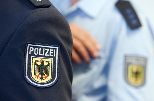 Auch Mitglieder der Bundespolizei waren bei dem Einsatz am Oberndorfer Bahnhof dabei. (Symbolfoto) Foto: dpa