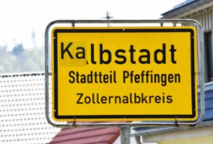 Im Zollernalbkreis bewiesen Scherzbolde Kreativität: Statt in Albstadt waren Besucher plötzlich in Kalbstadt.  Foto: Nölke