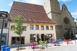 Das Haus Hofele im Ebinger Kirchengraben mit Josis Klause im Erdgeschoss.  Foto: Retter