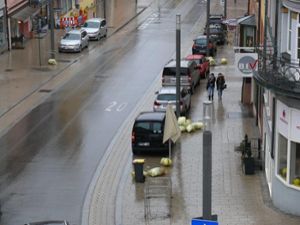 Jede Menge Gelbe Säcke säumten die Untere Hauptstraße am Sonntag. Foto: Leserin