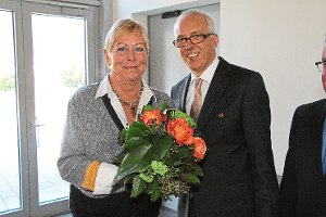 Vom scheidenden WFB-Präsidenten Luitwin Ress – zu seinem Nachfolger wurde Ulrich von Buch gewählt – wurde Ute Hirthe ausgezeichnet.  Foto: Eigner Foto: Schwarzwälder-Bote